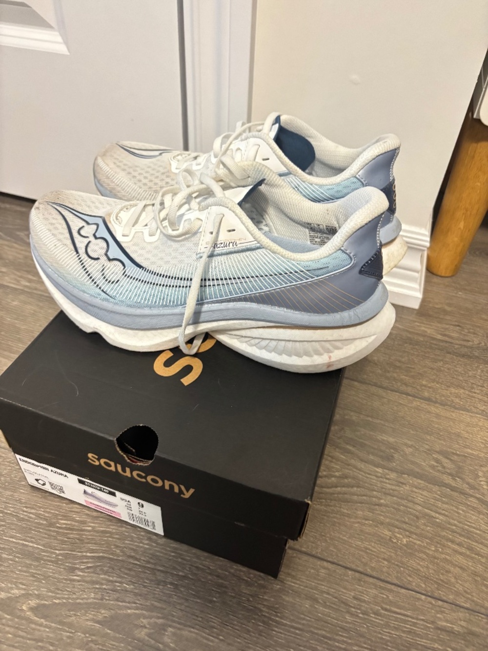 Saucony Azura. Size 9.